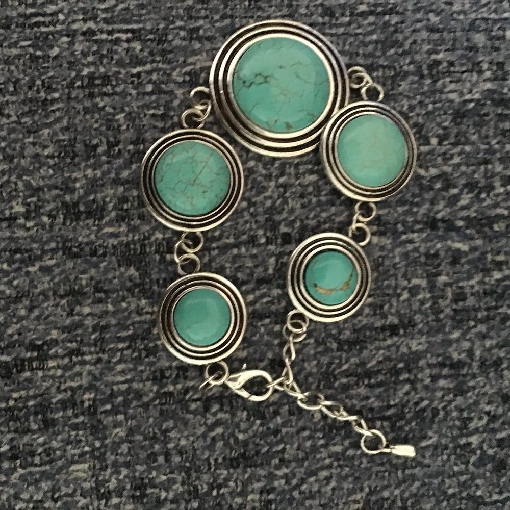 New Turquoise bracelet w/silver